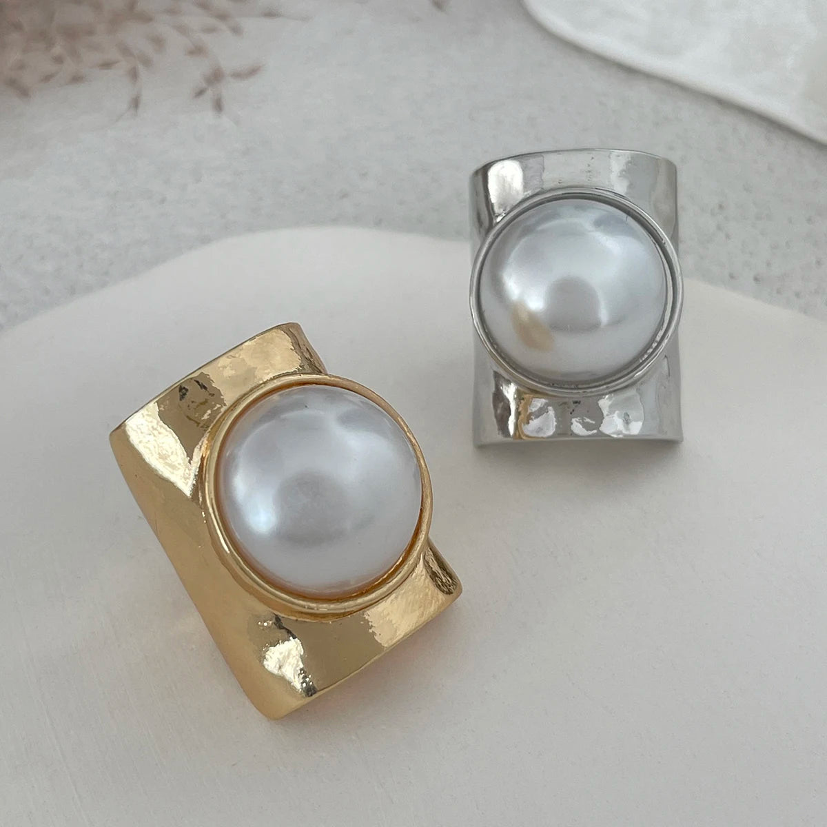 Anel Elegante com Pérola